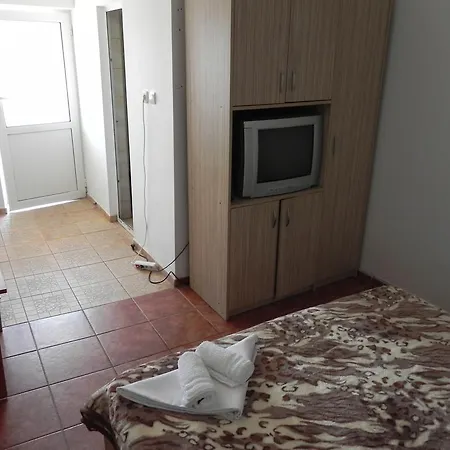Pensiune Aproape De Mare - Piscină încălzită, Vouchere Vacanță, 50 M De Faleză