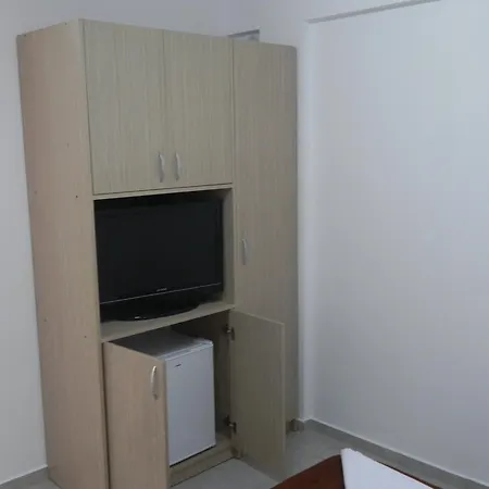 Pensiune Aproape De Mare - Piscină încălzită, Vouchere Vacanță, 50 M De Faleză *