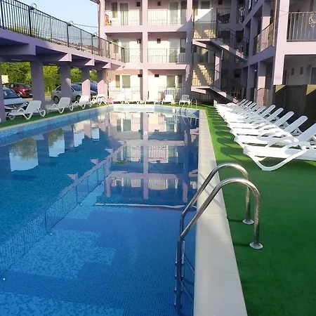 Pensiune Aproape De Mare - Piscină încălzită, Vouchere Vacanță, 50 M De Faleză