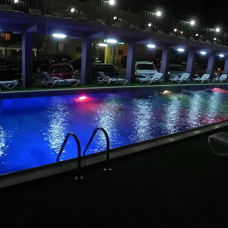 Pensiune Aproape De Mare - Piscină încălzită, Vouchere Vacanță, 50 M De Faleză Costineşti