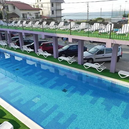 Pensiune Aproape De Mare - Piscină încălzită, Vouchere Vacanță, 50 M De Faleză *