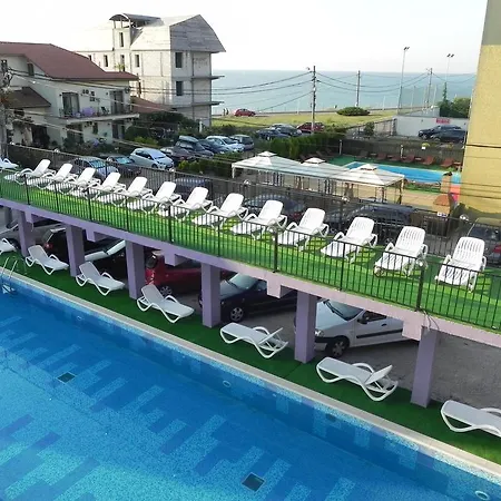 Pensiune Aproape De Mare - Piscină încălzită, Vouchere Vacanță, 50 M De Faleză *