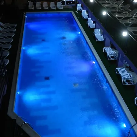 Aproape De Mare - Piscină încălzită, Vouchere Vacanță, 50 M De Faleză
